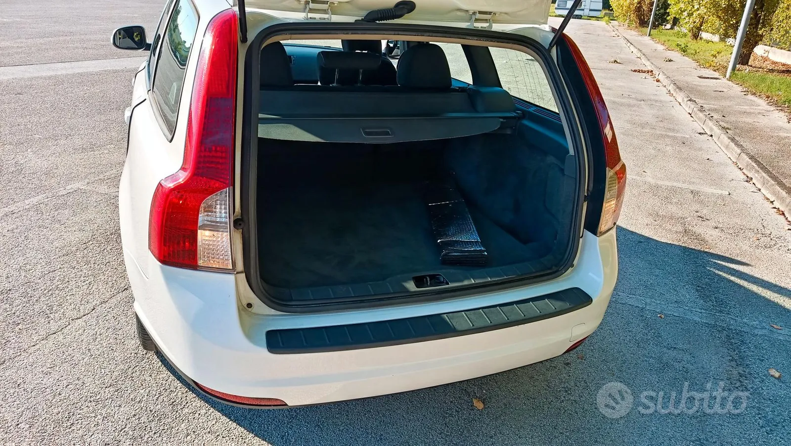 Volvo V50 2010 photo 5
