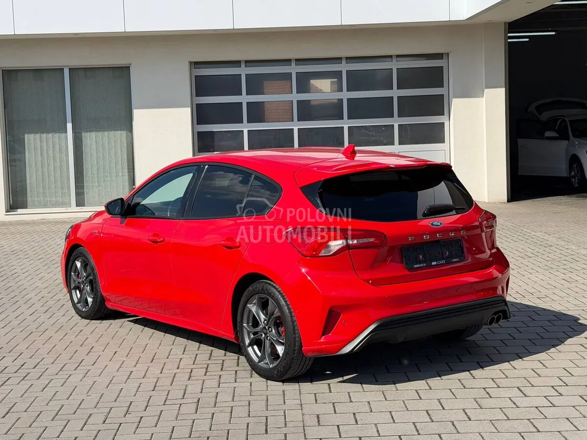 Ford Focus 2019 photo 2