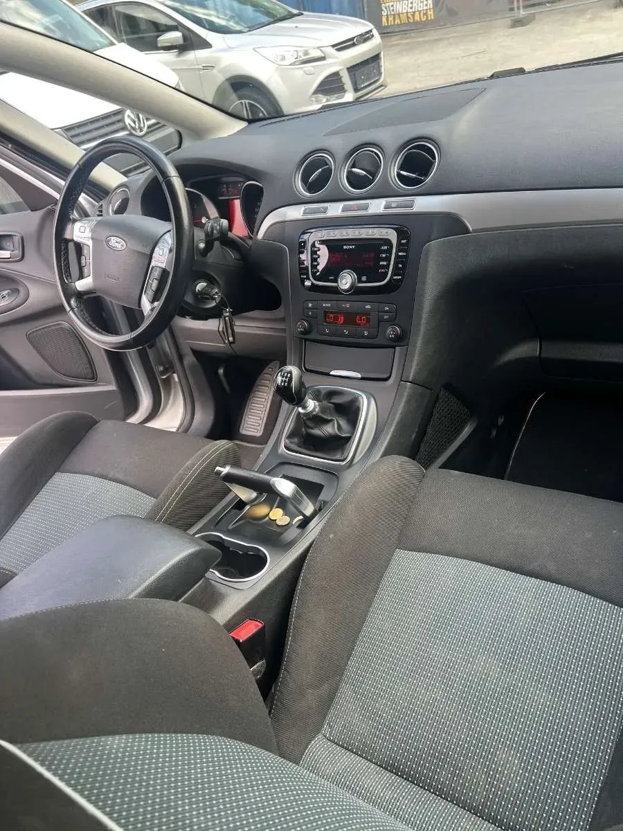 Ford S-Max 2012 photo 3