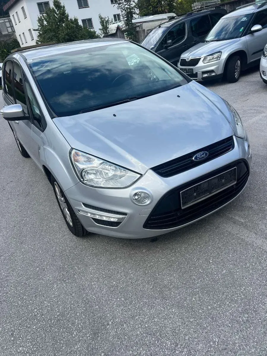 Ford S-Max 2012 photo 2