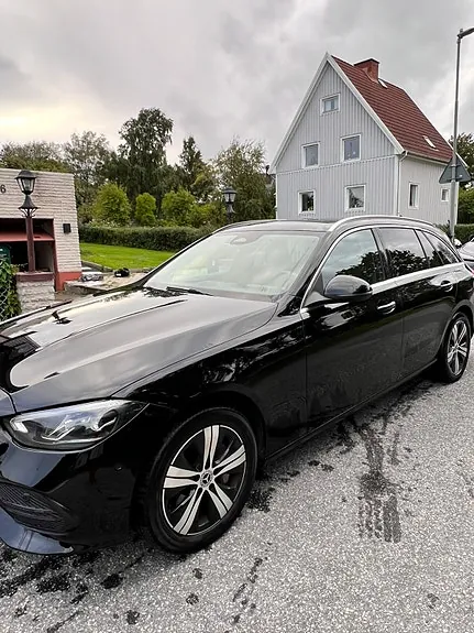 Mercedes-Benz C300 2023 photo 2