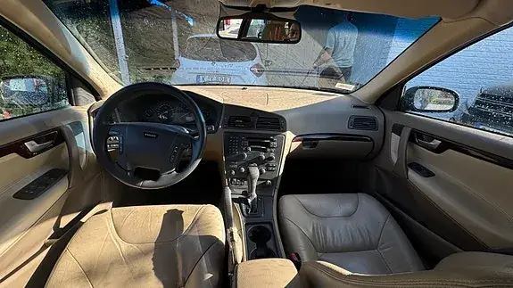 Volvo V70 2000 photo 2