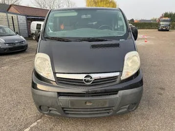 Opel Vivaro 2013 photo 2