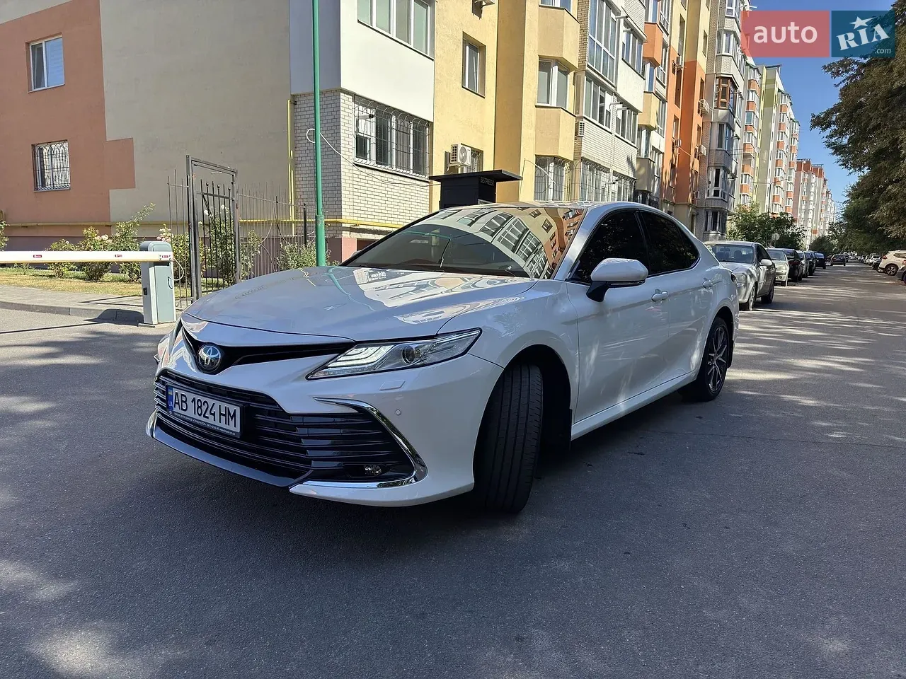 Toyota Camry 2021 photo 2