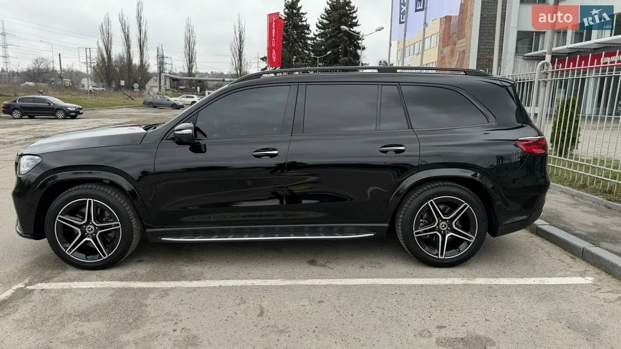 Mercedes-Benz Gls-Class 2023 photo 4