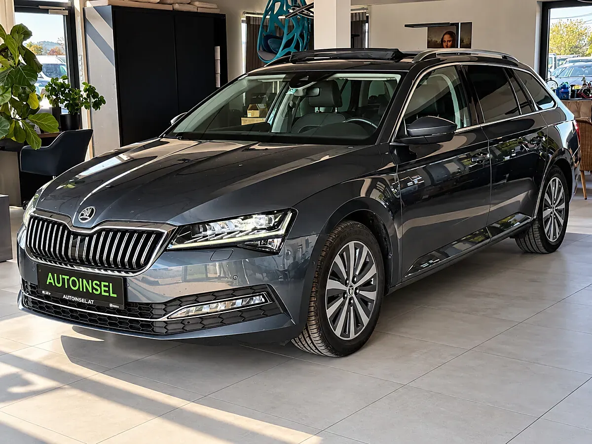 Skoda Superb 2021 photo 2