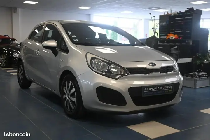 Kia Rio 2011 photo 3