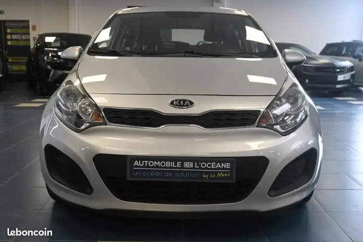 Kia Rio 2011 photo 2