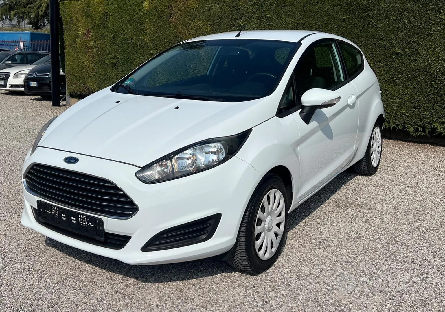 Ford Fiesta 2013 photo 2