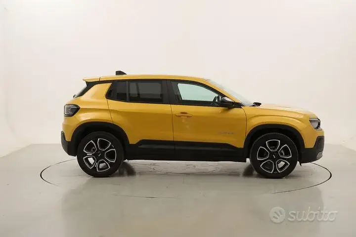Jeep Avenger Summit 2025 photo 3