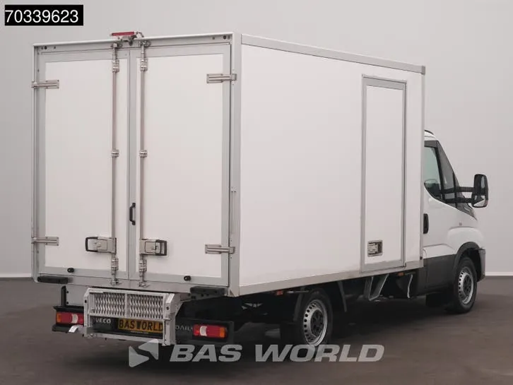 Iveco Daily 2023 photo 2
