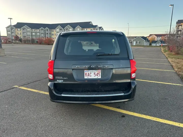 Dodge Grand Caravan 2012 photo 5