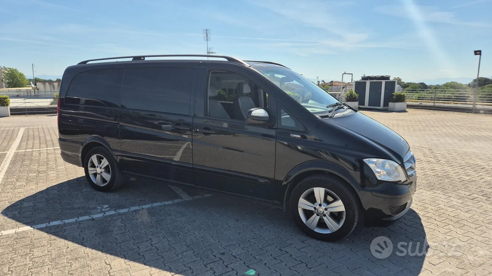 Mercedes-Benz Viano 2013 photo 2