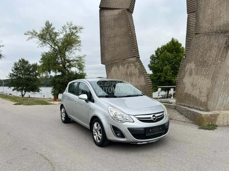 Opel Corsa D 2013 photo 2