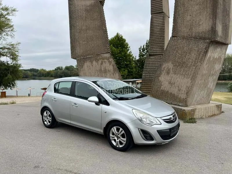 Opel Corsa D 2013 photo 4