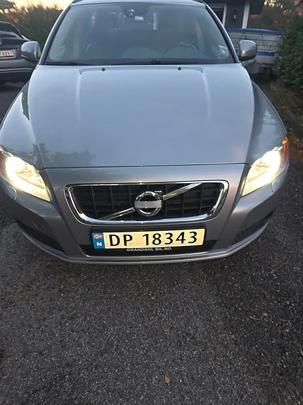 Volvo V70 2013 photo 2