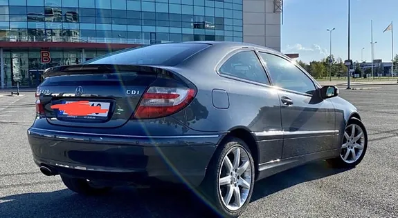 Mercedes-Benz C220 D 2006 photo 4