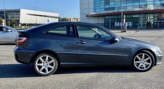 Mercedes-Benz C220 D 2006 photo 5