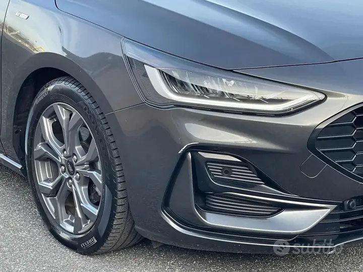 Ford Focus 2024 photo 2