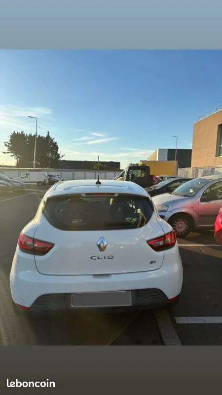 Renault Clio 2016 photo 2
