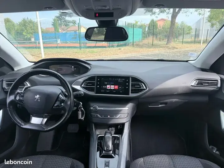 Peugeot 308 2020 photo 2