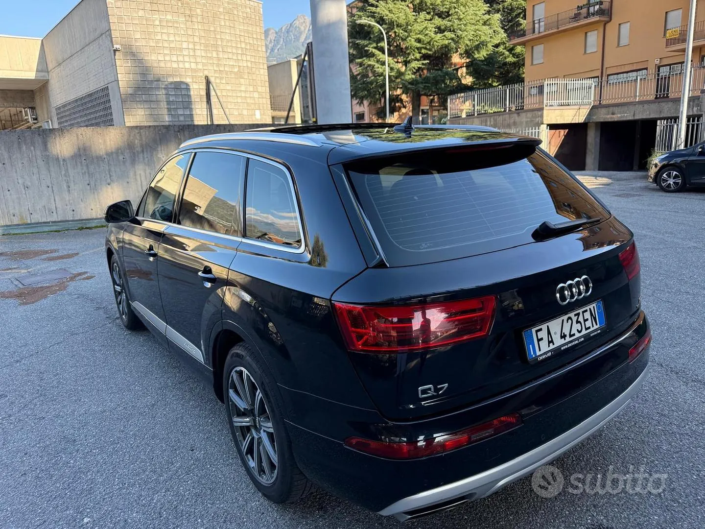 Audi Q7 2015 photo 2