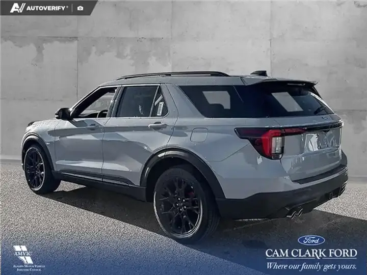 Ford Explorer 2027 photo 4
