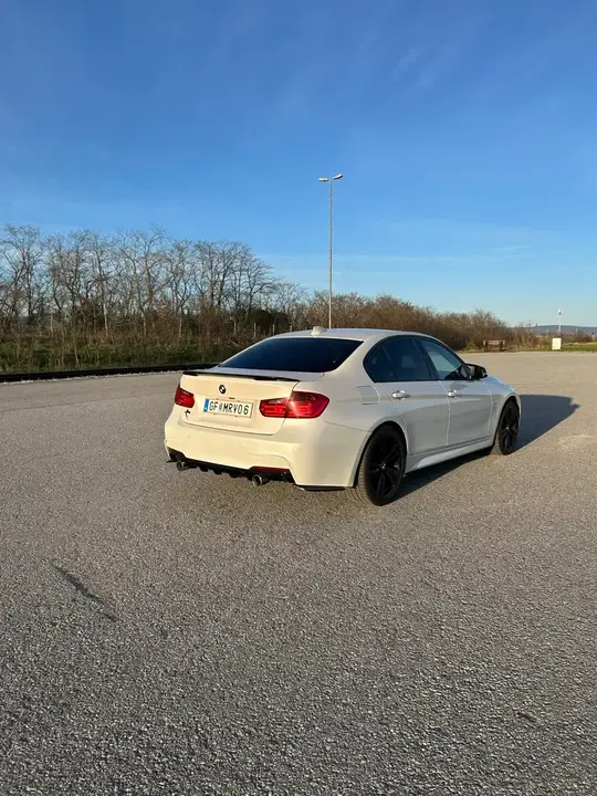 BMW 3 Series 2013 photo 2