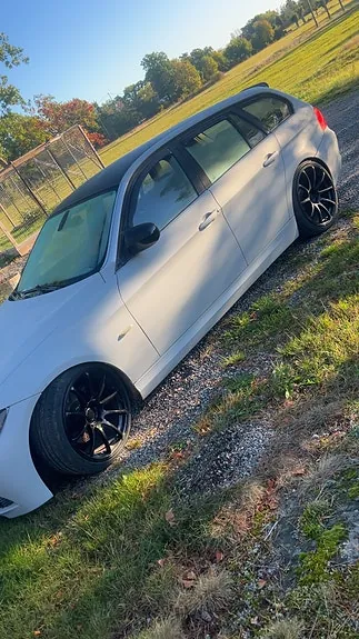 BMW 320D 2009 photo 4