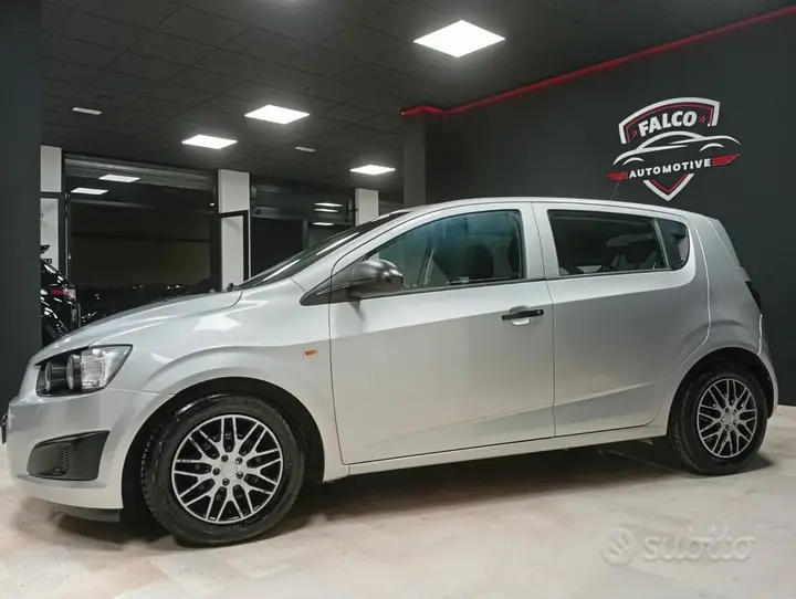 Chevrolet Aveo 2012 photo 4