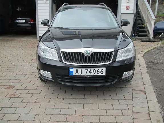 Skoda Octavia 2012 photo 3
