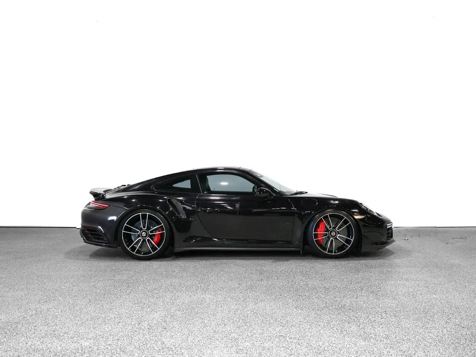Porsche 911 2018 photo 2