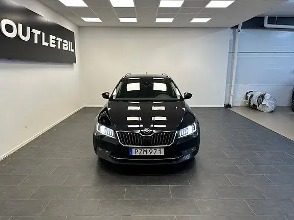 Skoda Superb 2017 photo 5