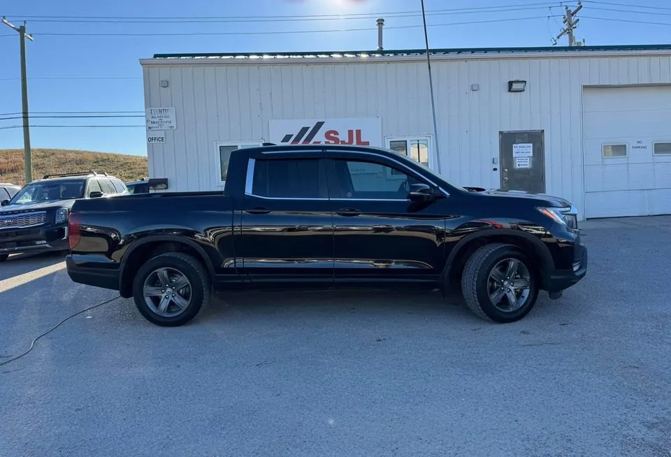 Honda Ridgeline 2023 photo 2