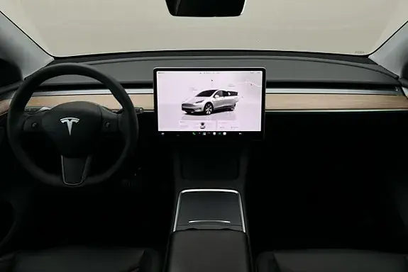 Tesla Model Y 2023 photo 3