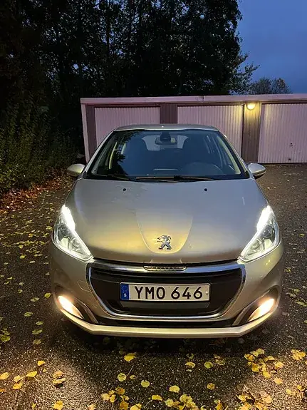 Peugeot 208 2017 photo 2