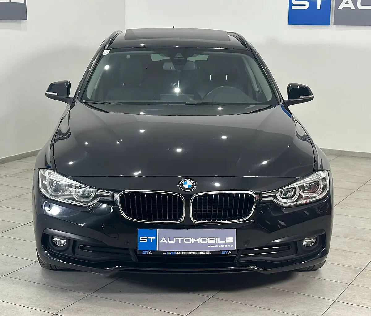 BMW 3 Series 2019 photo 3