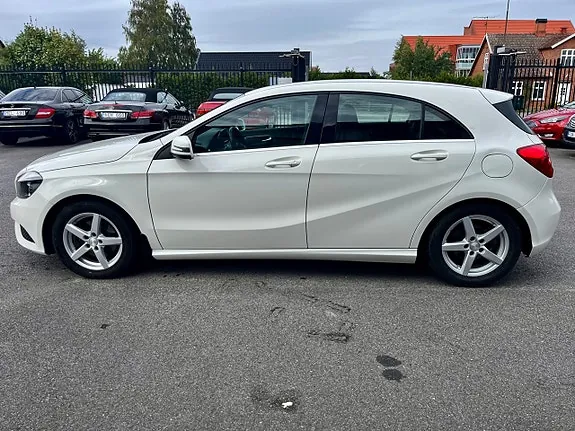 Mercedes-Benz A180 2014 photo 4