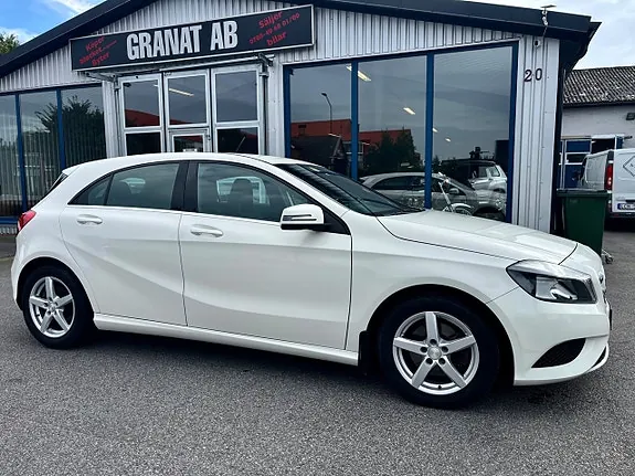 Mercedes-Benz A180 2014 photo 2