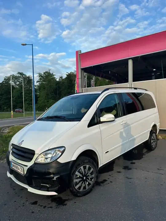 Mercedes-Benz Viano 2008 photo 2