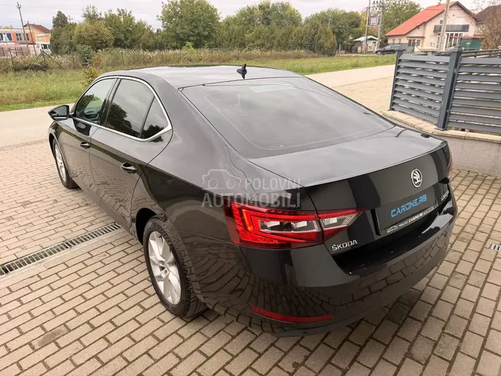 Skoda Superb 2016 photo 4