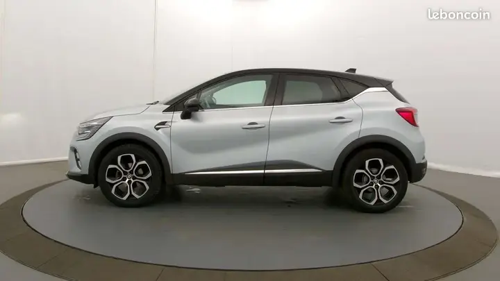 Renault Captur 2023 photo 4