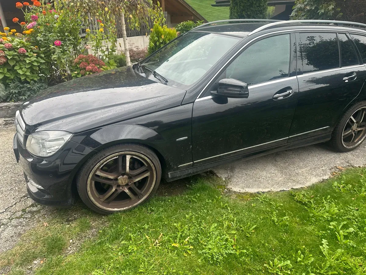 Mercedes-Benz C-Class 2010 photo 3