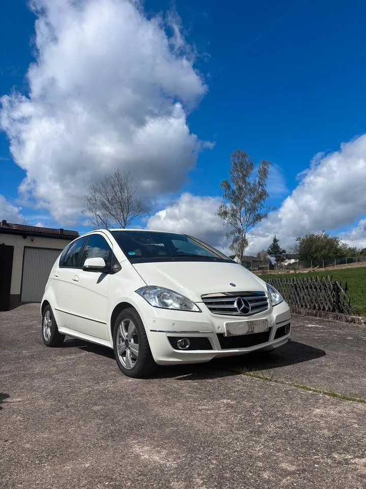 Mercedes-Benz A180