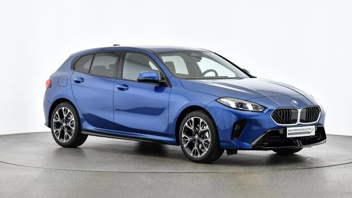BMW 1 Series 2025 photo 3
