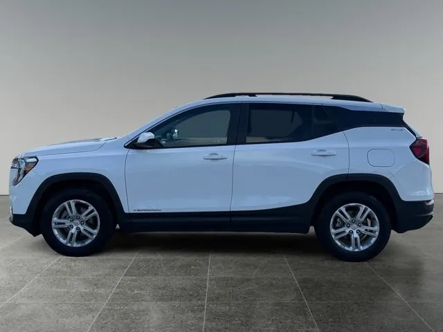 GMC Terrain 2023 photo 2