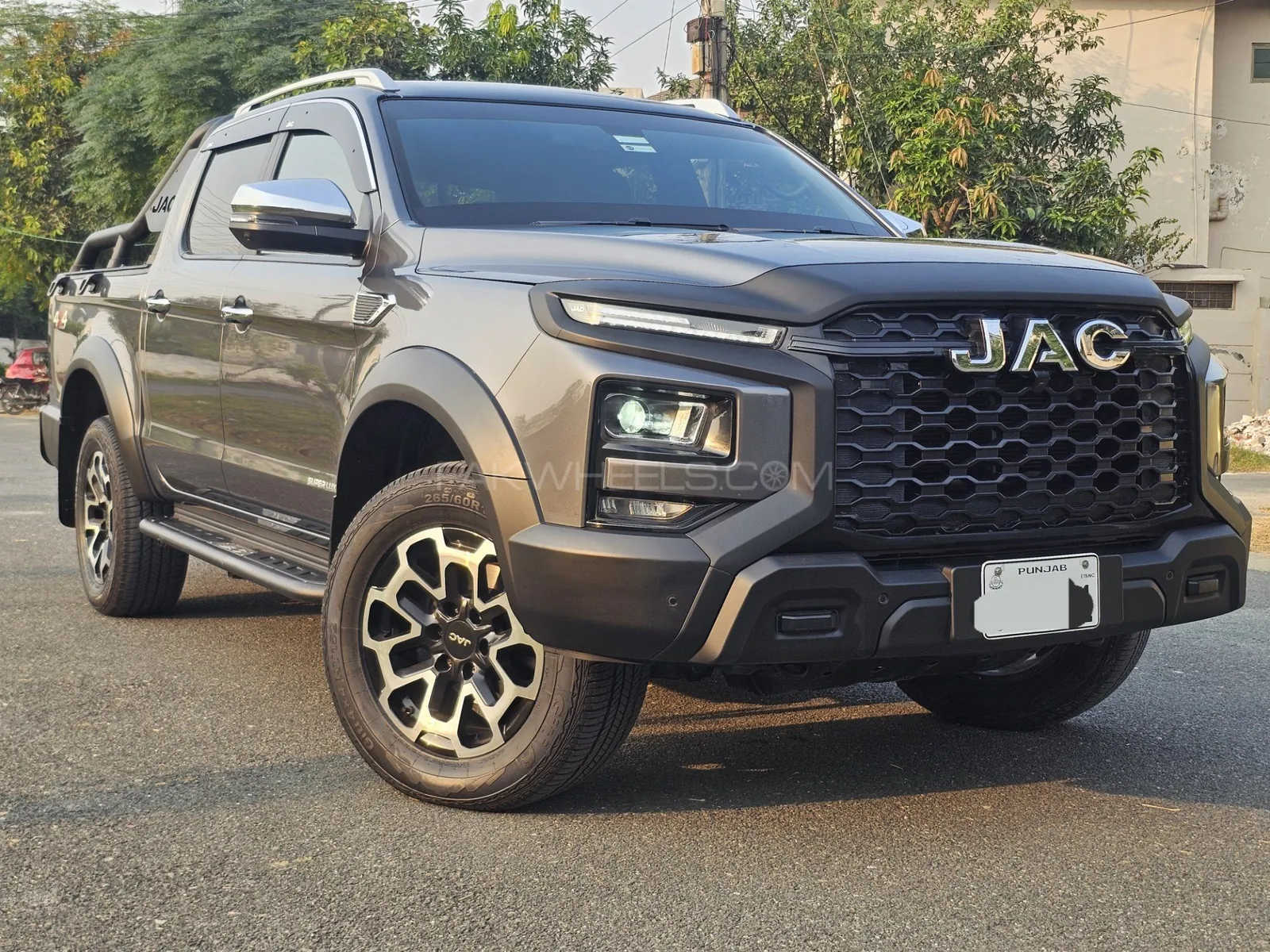 JAC T9
