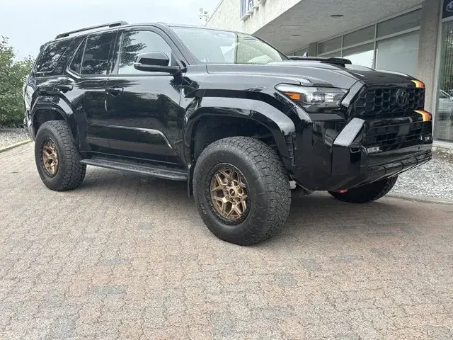 Toyota 4Runner 2025 photo 2