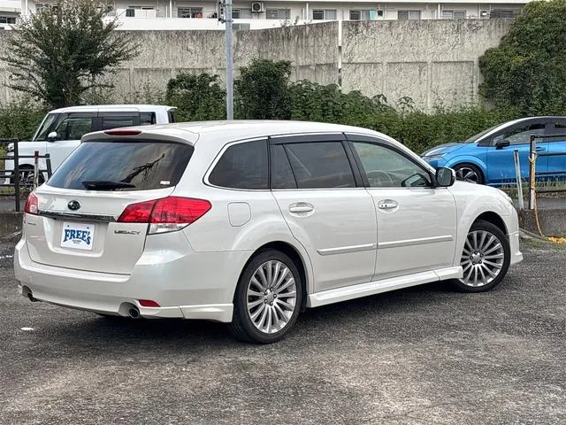 Subaru Legacy Touring Wagon 2011 photo 3