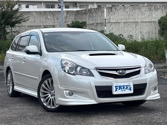 Subaru Legacy Touring Wagon 2011 photo 2
